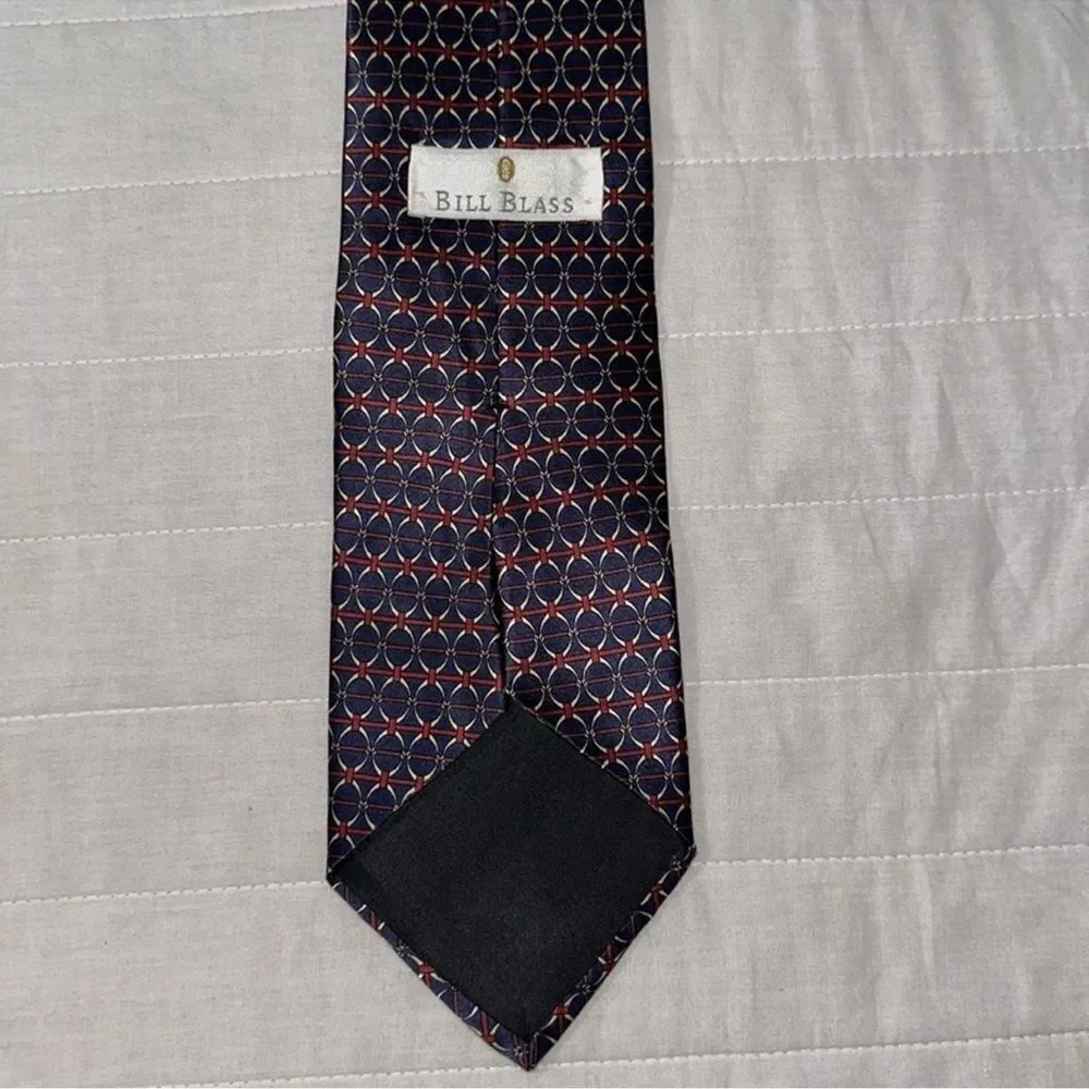 BILL BLASS Navy Burgundy Ivory Tie